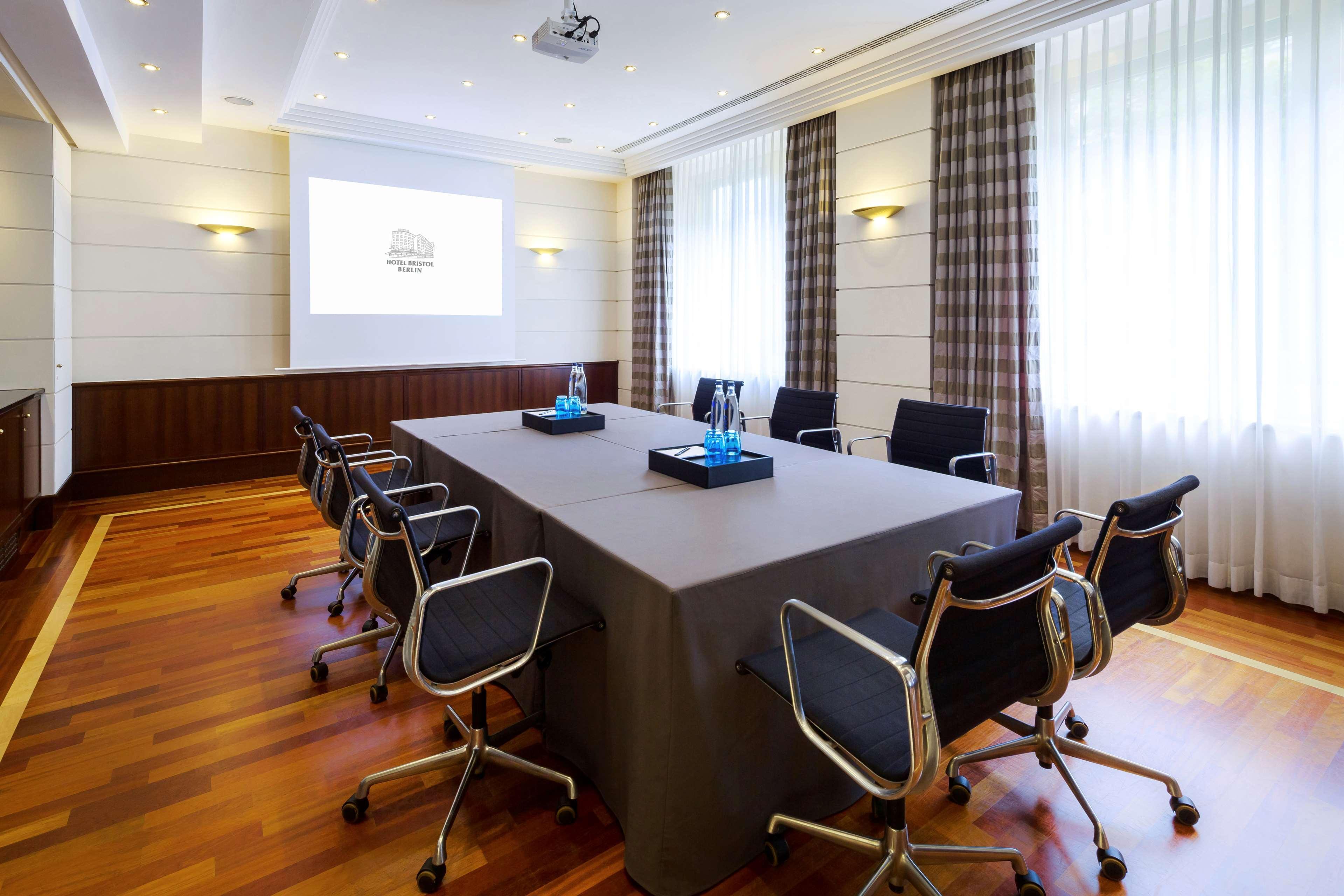 Hotel Bristol Berlin Ngoại thất bức ảnh Meeting room