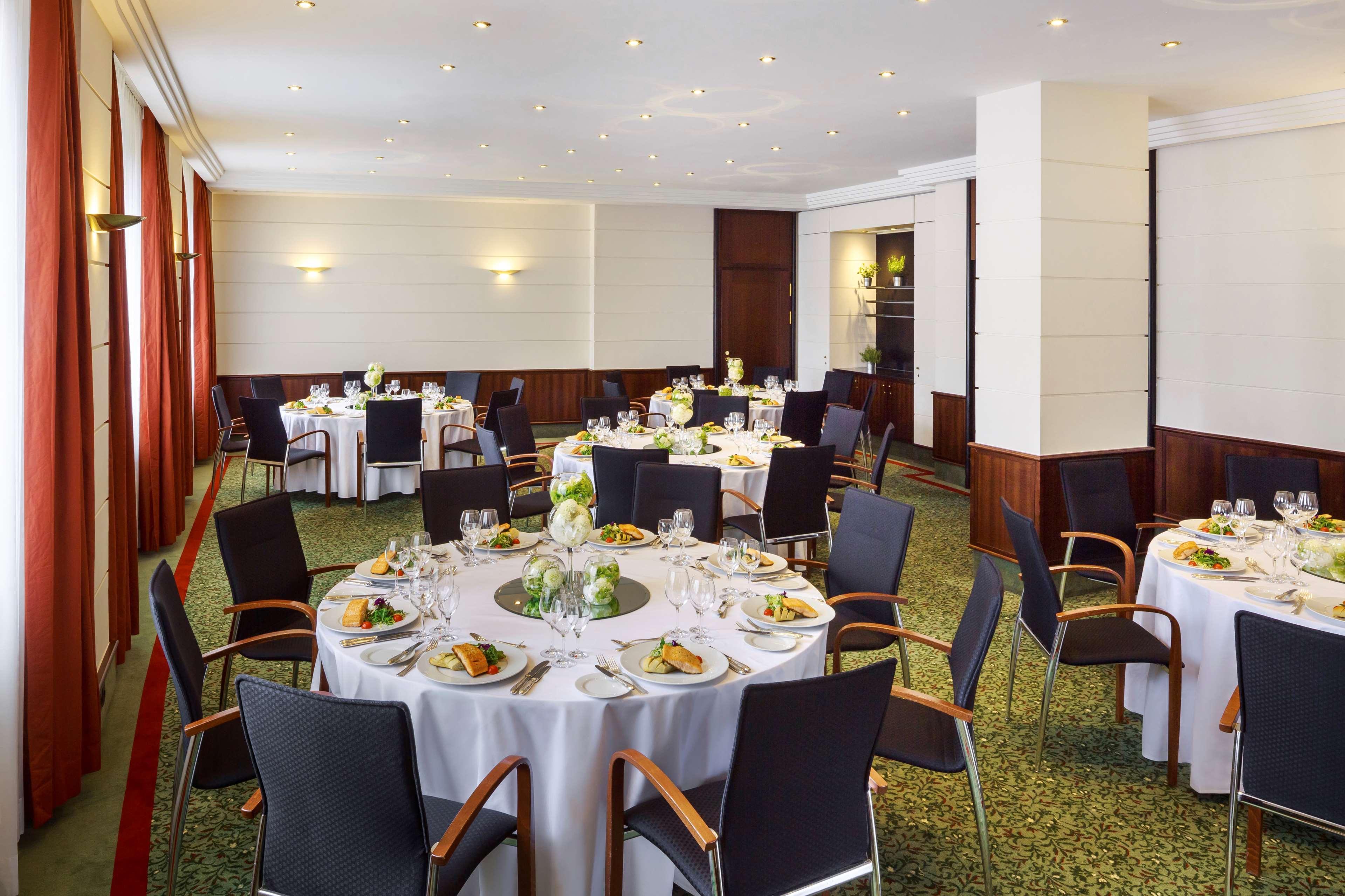 Hotel Bristol Berlin Ngoại thất bức ảnh The Long Room