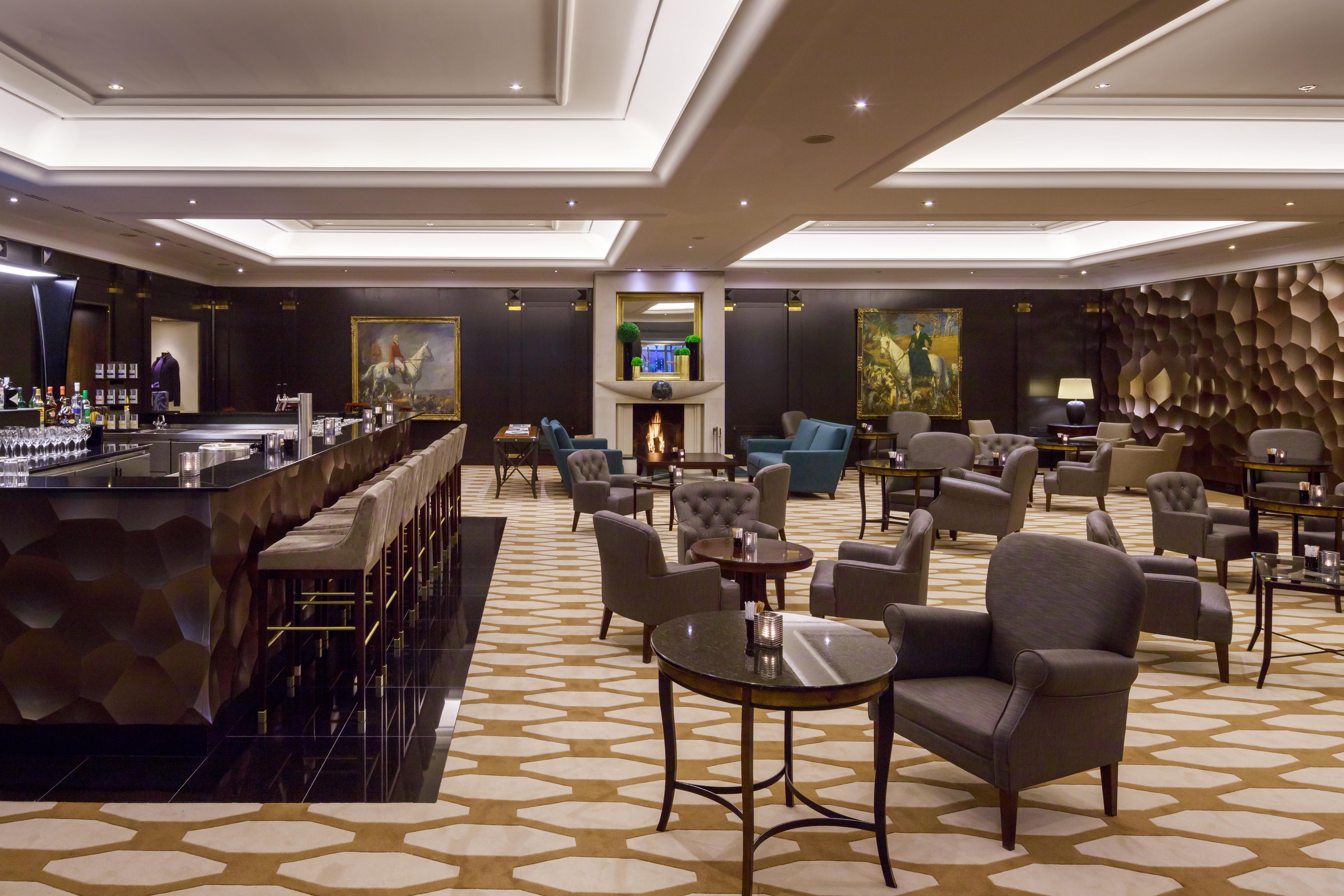 Hotel Bristol Berlin Ngoại thất bức ảnh The bar at the Concourse